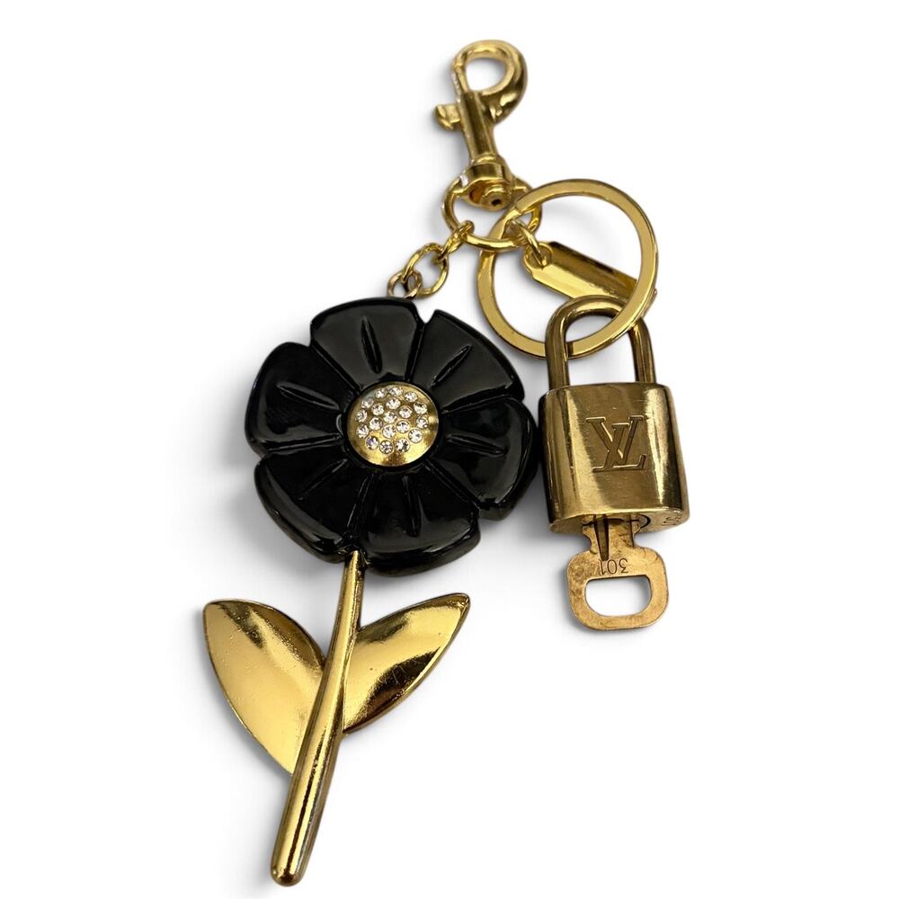 Louis Vuitton Lock & Key #301 w/a Black Flower Crystal Charm Gold Tone Keychain